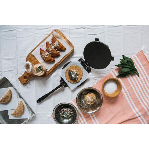  [아마존베스트]Victoria 8 Inch Cast Iron Tortilla Press Tortilla Maker Flour Tortilla Press Rotis Press Dough Press Pataconera Seasoned with Flaxeed Oil Black