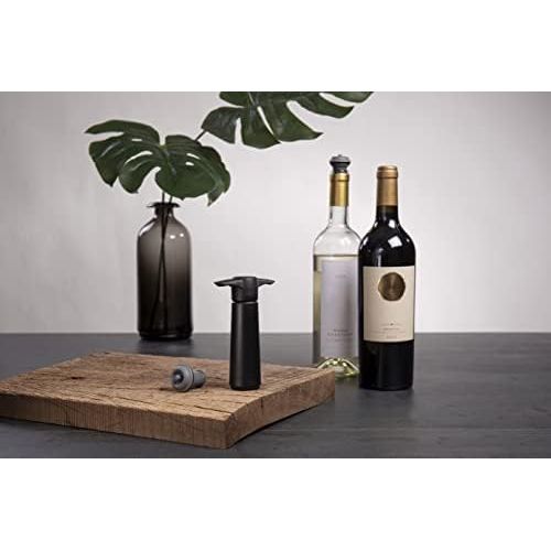  [아마존베스트]Vacu Vin Wine Saver Pump with 2 x Vacuum Bottle Stoppers - Black (Black with 2 wine stoppers)