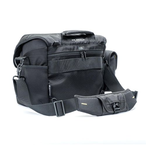  Vanguard VANGUARD ALTA Access 33X Messenger Bag, Black