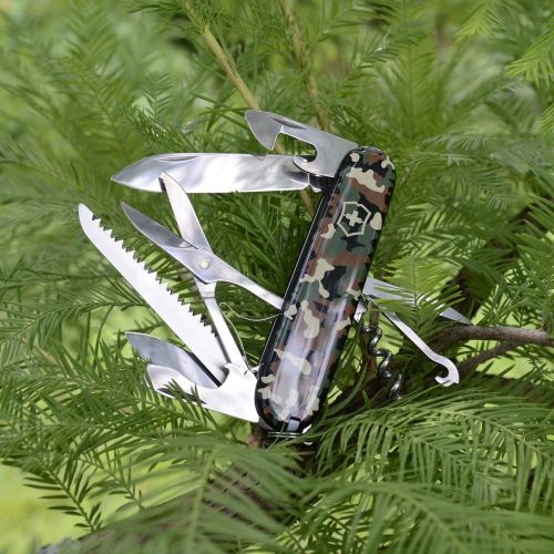 Victorinox Swiss Army Huntsman Pocket Knife, Camo,91mm