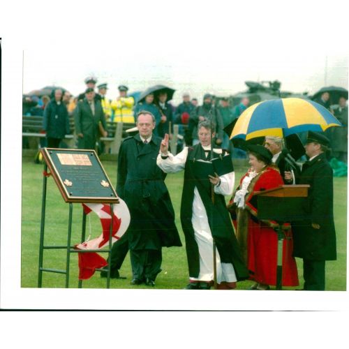  Vintage photo of canadian dedication service held in gosport