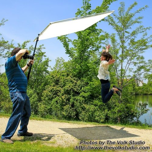  Fotodiox Pro Studio Solutions 140cm x 200cm (55.25in x 78.75in) Sun Scrim - Collapsible Frame Diffusion & SilverWhite Reflector Kit with Handle and Carry Bag