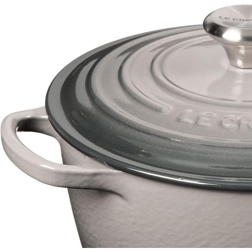 르크루제 Le Creuset Signature Cast Iron Sauce Pan, 3.25-Quart, Marine