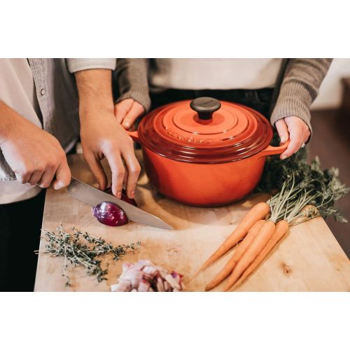 롯지 Le Creuset Signature Enameled Cast-Iron 7-14-Quart Round French (Dutch) Oven, Cerise (Cherry Red)