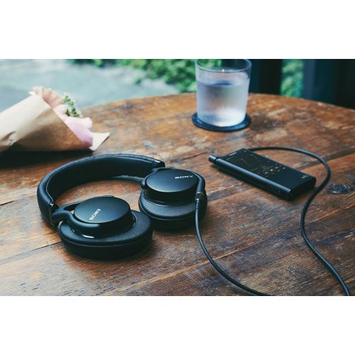 소니 Sony MDR1AM2 Wired High Resolution Audio Overhead Headphones, Black (MDR-1AM2B)