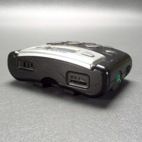 소니 Sony SRF-M37 Walkman Portable AMFM Radio Digital Tuner with In-Ear Headphones Stereo Earbuds, Black (SRFM37B)