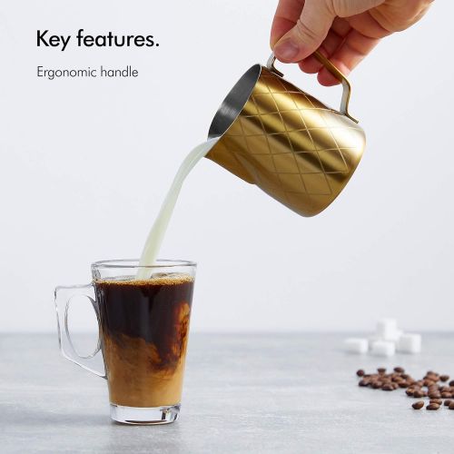  VonShef Milchkanne Gebuerstetes Gold - 330ml (11oz) Edelstahl Milchkanne zum Aufschaumen -Kaffee Latte Cafe Cappuccino