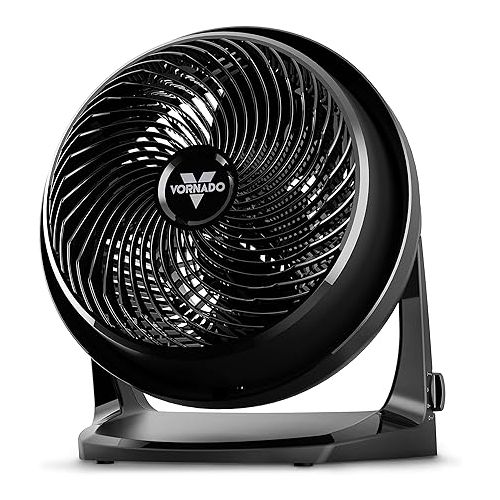 보네이도 Vornado 62 Whole Room Air Circulator Fan with 3 Speeds, Black and Vornado 133 Small Room Air Circulator Fan, 2 Speeds, Adjustable Head, Table Fan for Desk, Nightstand, Black