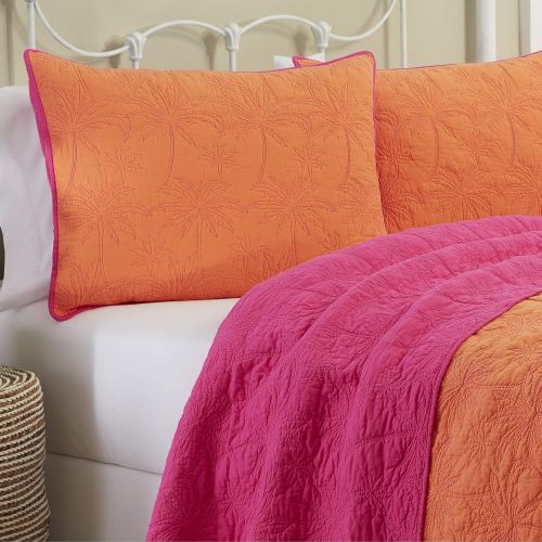  Vue Llama Drama 3-Piece Reversible Quilt Set, King, Coral