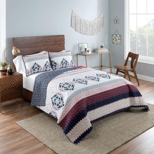  Vue Llama Drama 3-Piece Reversible Quilt Set, King, Coral