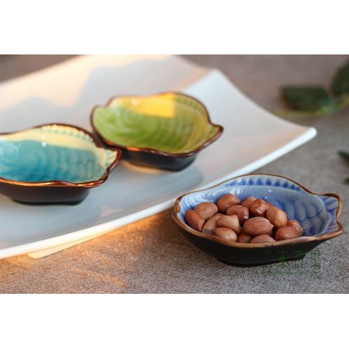  [아마존베스트]WAIT FLY Cute Fish Shaped Ceramics Seasoning Dishes/Tea Bag Holders/Ketchup Saucer/Appetizer Plates/Vinegar Spice Salad Soy Sushi Wasabi Seasoning Dipping Bowls, Set of 3