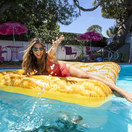  WHAT DO YOU MEME? Iconic Pool Floats (Giant Ramen)