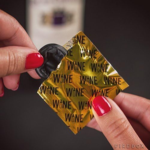  [아마존베스트]The Original Wine Condoms | Wine & Beverage Bottle Stopper | Air-Tight Grip | Prolong Beverage Freshness | FUNctional Novelty Gift | Food Grade 100% Rubber Latex | Tuxedo Black | S