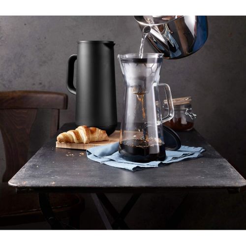 더블유엠에프 WMF Isolierkanne Thermoskanne Impulse, 1,0 l, fuer Kaffee oder Tee Druckverschluss halt Getranke 24h kalt und warm, schwarz