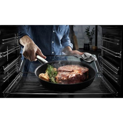 더블유엠에프 WMF Steak Professional Frying Pan 28 cm Multi-Layer Material Coating Induction Stainless Steel Handle Oven-Proof PFOA-Free