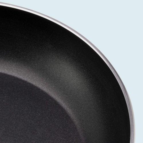 더블유엠에프 Visit the WMF Store WMF Permadur Element 3-Piece Pan Set Stainless Steel 20/24/28 cm with Non-Stick Coating for All Types of Cookers including Induction, Die-Cast Aluminium