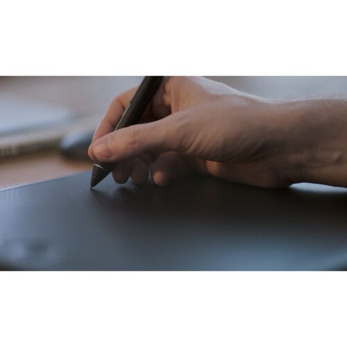  Wacom Intuos Pro Creative Pen Tablet (Medium)