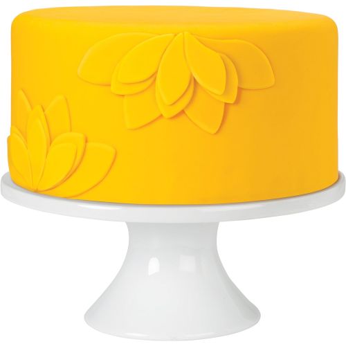  Wilton Decorator Preferred Yellow Fondant, 24 oz. Fondant Icing