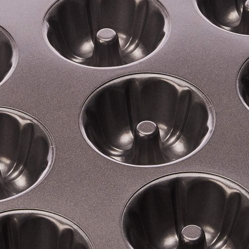  [아마존베스트]Wilton Perfect Results Premium Non-Stick Mega Mini Fluted Tube Pan, 20-Cavity