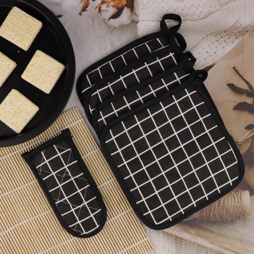  [아마존베스트]Win Change Heat Resistant Potholders Hot Pads-4 Kitchen Pot Holders Set with 1 Pan Hot Handle Holders Trivet for Cooking and Baking,with Recycled Cotton Infill Terrycloth Lining (B