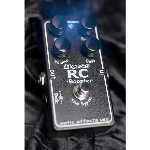  Xotic Effects},description:The Xotic Effects RC Bass Booster effects pedal meets a wide range of tonal applications thanks to 2 band EQ, 15dB boostcut function and a smooth clean