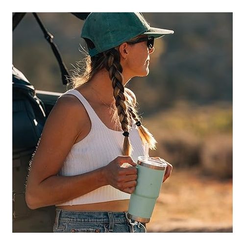 예티 YETI Rambler 25 oz Tumbler with Handle and Straw Lid, Travel Mug Water Tumbler, Vacuum Insulated Cup with Handle, Stainless Steel, Power Pink