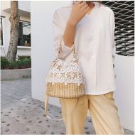 YUANLIFANG Appliques Women Straw Bags Designer Bucket Shoulder Bags Rattan Womens Handbag Fashion Casual Female Messenger Beach Bags