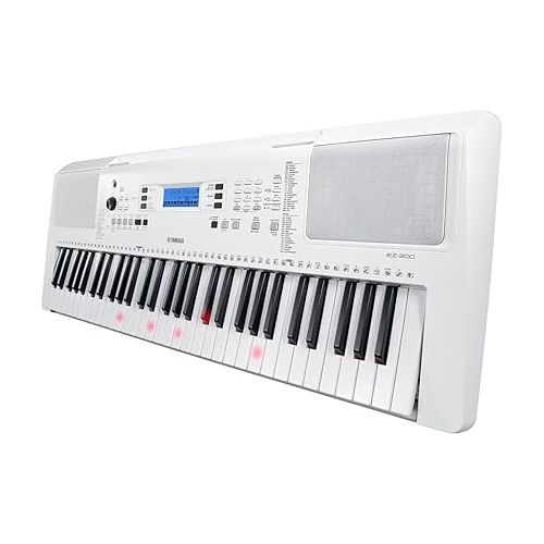 야마하 Yamaha EZ300 61-Key Portable Keyboard with Lighted Keys and PA130 Power Adapter