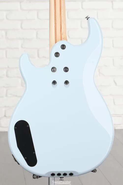 야마하 Yamaha BB434 Bass Guitar - Ice Blue