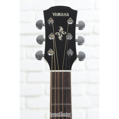 야마하 Yamaha APX600 Thin-line Cutaway - Vintage White