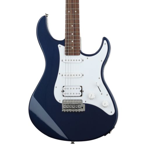 야마하 Yamaha PAC012 Pacifica Electric Guitar and Line 6 Spider V 20 MkII Amp Essentials Bundle - Metallic Blue