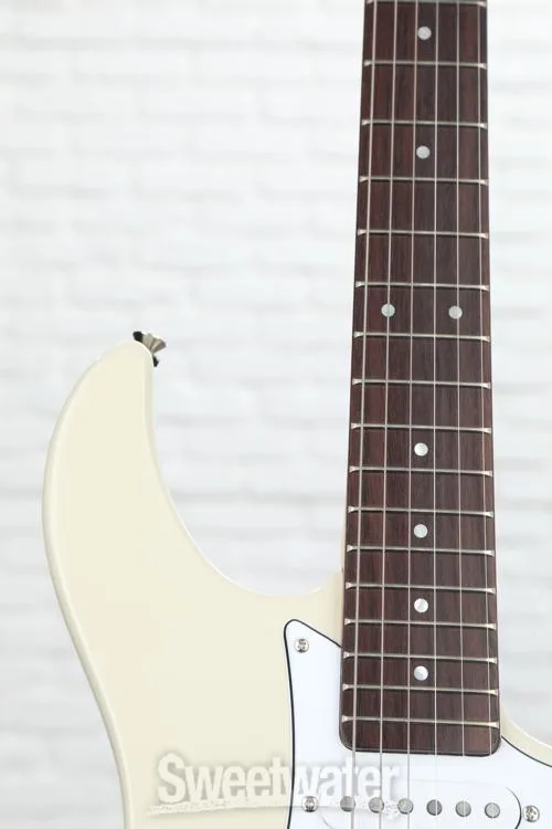 야마하 Yamaha PAC112V Pacifica Electric Guitar - Vintage White