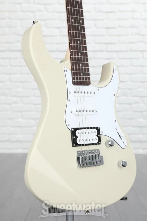 야마하 Yamaha PAC112V Pacifica Electric Guitar - Vintage White