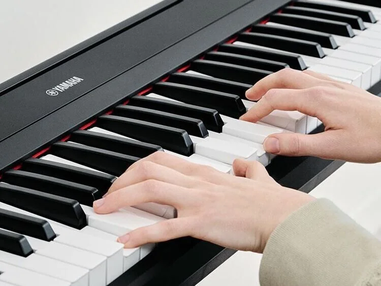 야마하 Yamaha Piaggero NP-15 61-key Portable Piano - Black