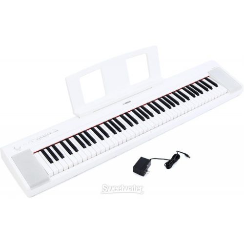야마하 Yamaha Piaggero NP-35 76-key Portable Piano Essentials Bundle - White