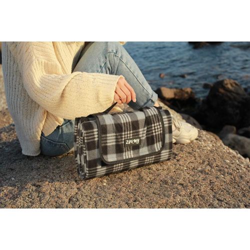  ZORMY Extra Large Picnic Blanket 3 Layers for Waterproof Beach Handy Mat Brown and White Checkered Camping Mat Great for Outdoor Picnic, Beach, Camping, Camping on Grass and Portab