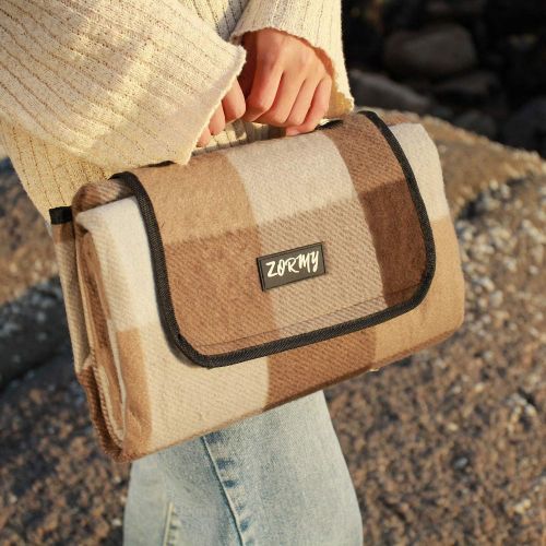  ZORMY Picnic Blanket Waterproof Beach Handy Mat Brown and White Checkered Sand Proof Mat Great for Outdoor Picnic, Beach, Camping, Camping on Grass and Portable