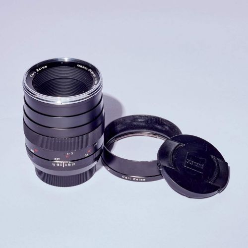  Zeiss 50mm f2.0 Makro Planar ZF Manual Focus Macro Lens for the Nikon F AI-S Bayonet SLR System.