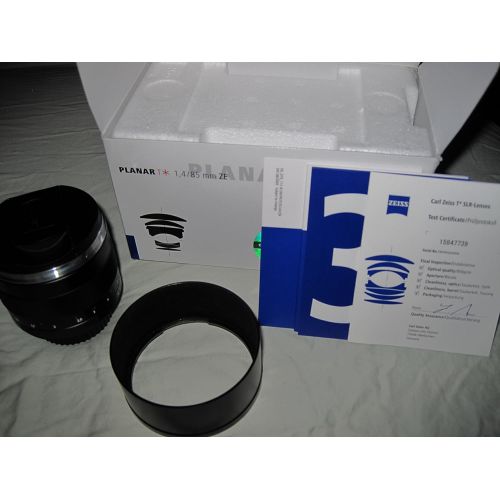  Zeiss Planar T Manual Focus 85mm f1.4 ZE Telephoto Lens for Canon EOS Cameras