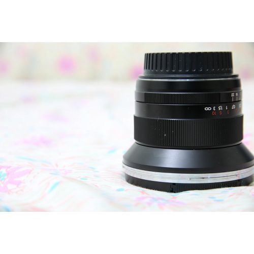  Zeiss 18mm f3.5 Distagon T ZE Series Lens for Canon EOS Digital SLR Cameras