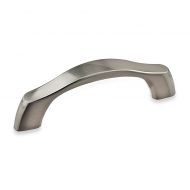 Richelieu Contemporary Metal Pull in Brushed Nickel