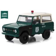 Motormax DIECAST 1:18 Artisan Collection - 1967 Ford Bronco - New York City Police Department (NYPD) (Green with White TOP) 19036 by Greenlight