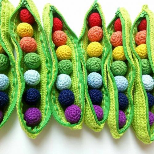  DololoresCrochet Montessori toddler Crochet rainbow toy Pea pod, Waldorf baby toys, Developing Fine Motor Skills Sensory toy, Baby Gym Personalizable gift