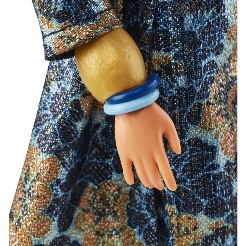 바비 Barbie Collector Styled by Iris Apfel Doll with Floral Suit and Accessories