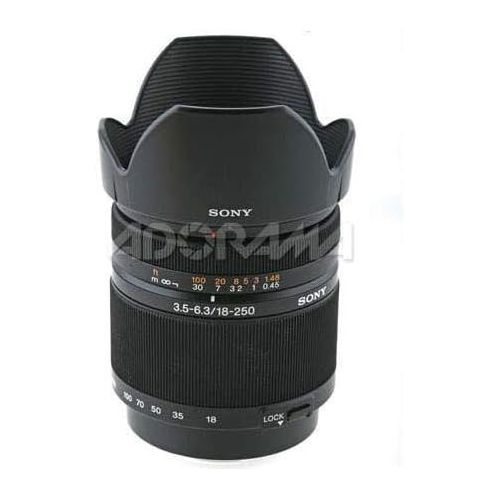 소니 Sony 18-250mm f3.5-5.6 DT ED a (alpha) Mount Digital SLR High Magnification Zoom Lens Kit, with Tiffen 62mm UV Filter, Lens Cap Leash, Professional Lens Cleaning Kit