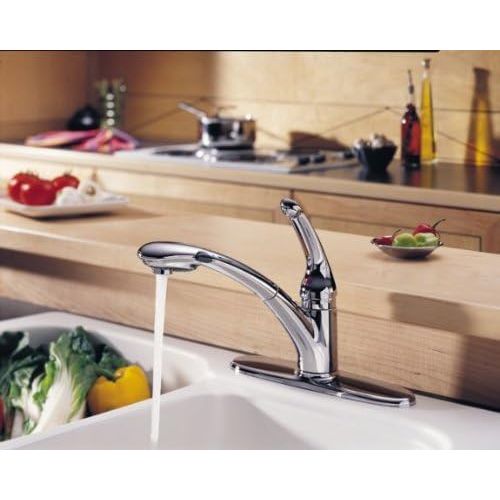  Delta Faucet Signature Single-Handle Kitchen Sink Faucet with Pull Out Sprayer, White 470-WH-DST