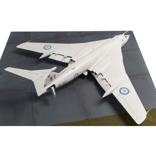  Airfix Handley Page Victor B.2 1:72 Plastic Model Kit A12008