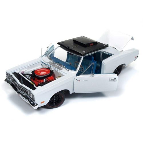 Auto World DIECAST1:18 American Muscle - 1969 12 Plymouth Road Runner (White) - Hemmings Muscle Machines Cover CAR May 2008 AMM1147 by AUTO WORLD