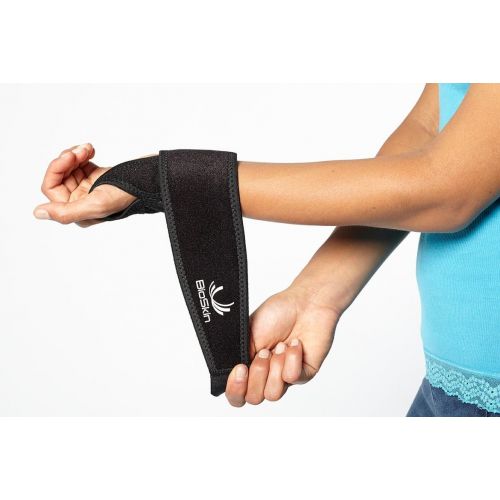  BIOSKIN BioSkin Universal Wrist Wrap - Hypoallergenic Wrist Brace - Support and Pain Relief for Carpal Tunnel, Tendinitis, Arthritis, and Minor Wrist Injuries - One size