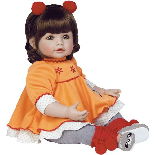 아도라 베이비 Adora ToddlerTime Girl Doll, Macaraccoon, Weighted Vinyl Baby Doll Toy with Soft Body, 20-inch (Ages 6+)